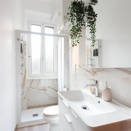 Apartment 8 Min To Center - 400mt To Metroa, 4-6 Pax, 2 Bathrooms