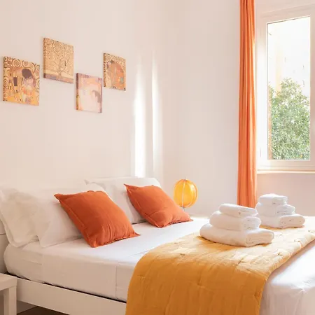 8 Min To Center - 400mt To Metroa, 4-6 Pax, 2 Bathrooms * Rome