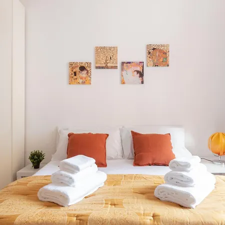 Apartment 8 Min To Center - 400mt To Metroa, 4-6 Pax, 2 Bathrooms