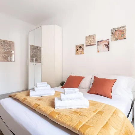Apartment 8 Min To Center - 400mt To Metroa, 4-6 Pax, 2 Bathrooms *