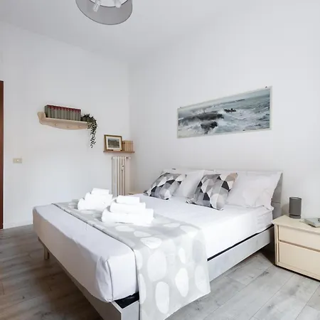 8 Min To Center - 400mt To Metroa, 4-6 Pax, 2 Bathrooms Apartment *