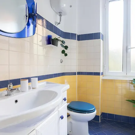 8 Min To Center - 400mt To Metroa, 4-6 Pax, 2 Bathrooms Apartment *