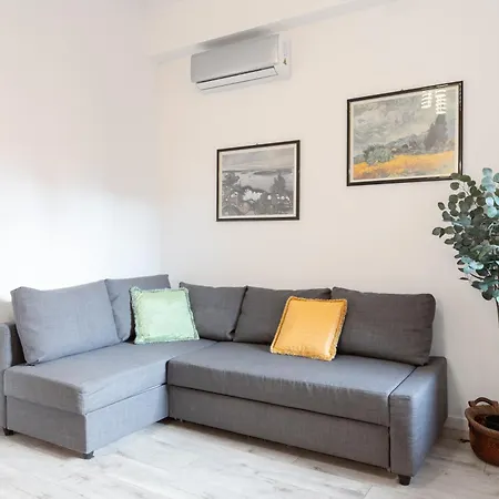 8 Min To Center - 400mt To Metroa, 4-6 Pax, 2 Bathrooms * Rome