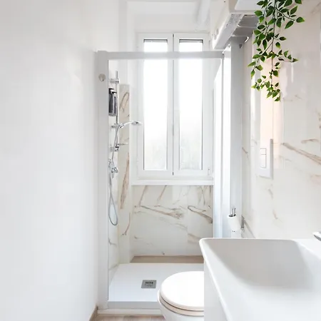 Apartment 8 Min To Center - 400mt To Metroa, 4-6 Pax, 2 Bathrooms
