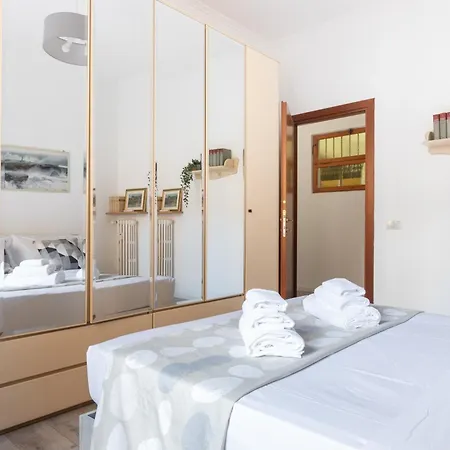 8 Min To Center - 400mt To Metroa, 4-6 Pax, 2 Bathrooms * Rome