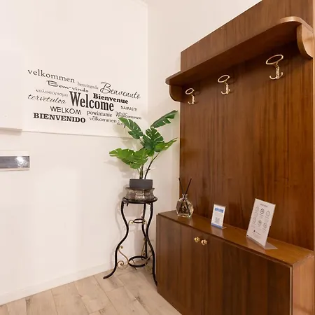 8 Min To Center - 400mt To Metroa, 4-6 Pax, 2 Bathrooms Apartment