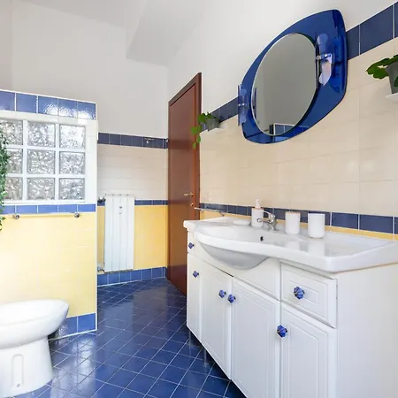 8 Min To Center - 400mt To Metroa, 4-6 Pax, 2 Bathrooms Apartment Rome