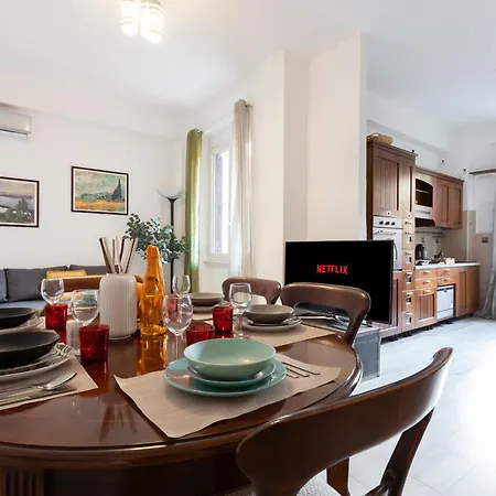 Apartment 8 Min To Center - 400mt To Metroa, 4-6 Pax, 2 Bathrooms